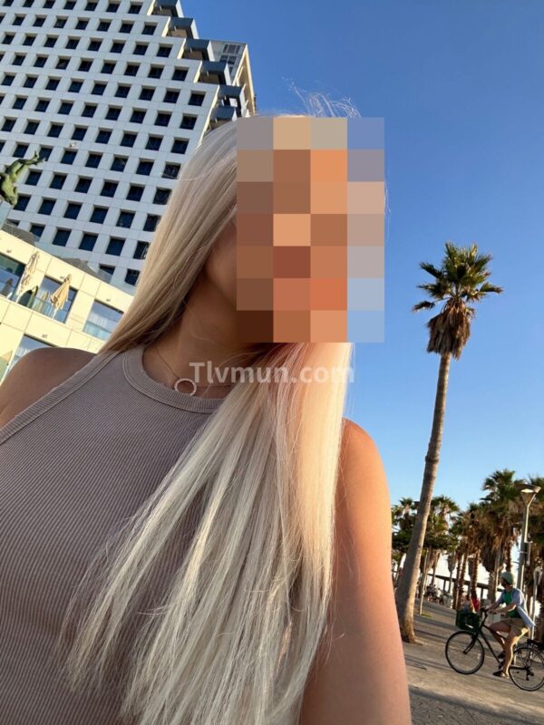 אליאנה • סטודנטית ישראלית • חשפניות בתל אביב